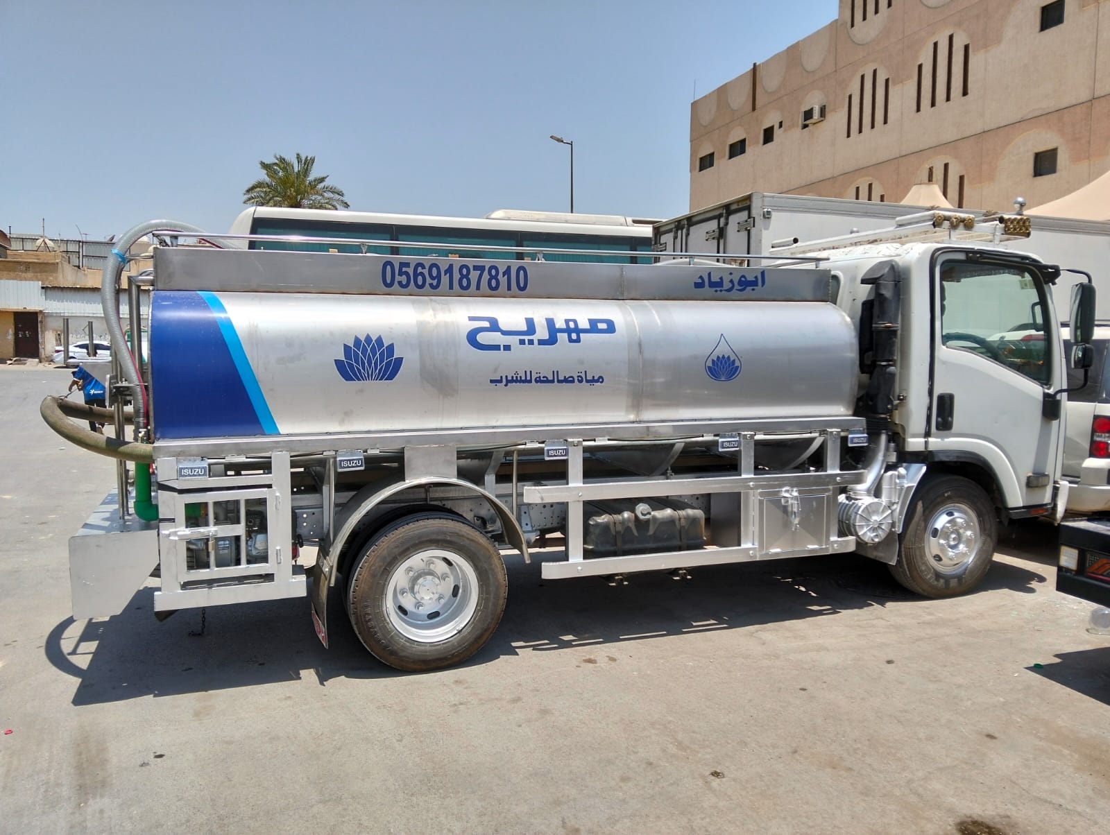 توريد المياه للمسابح — صهريج مويه شمال الرياض